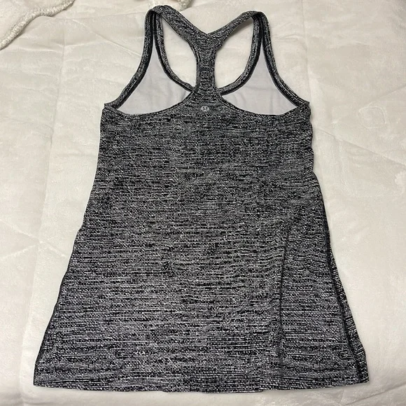 Lululemon tank - great condition like new - Picture 4 of 4